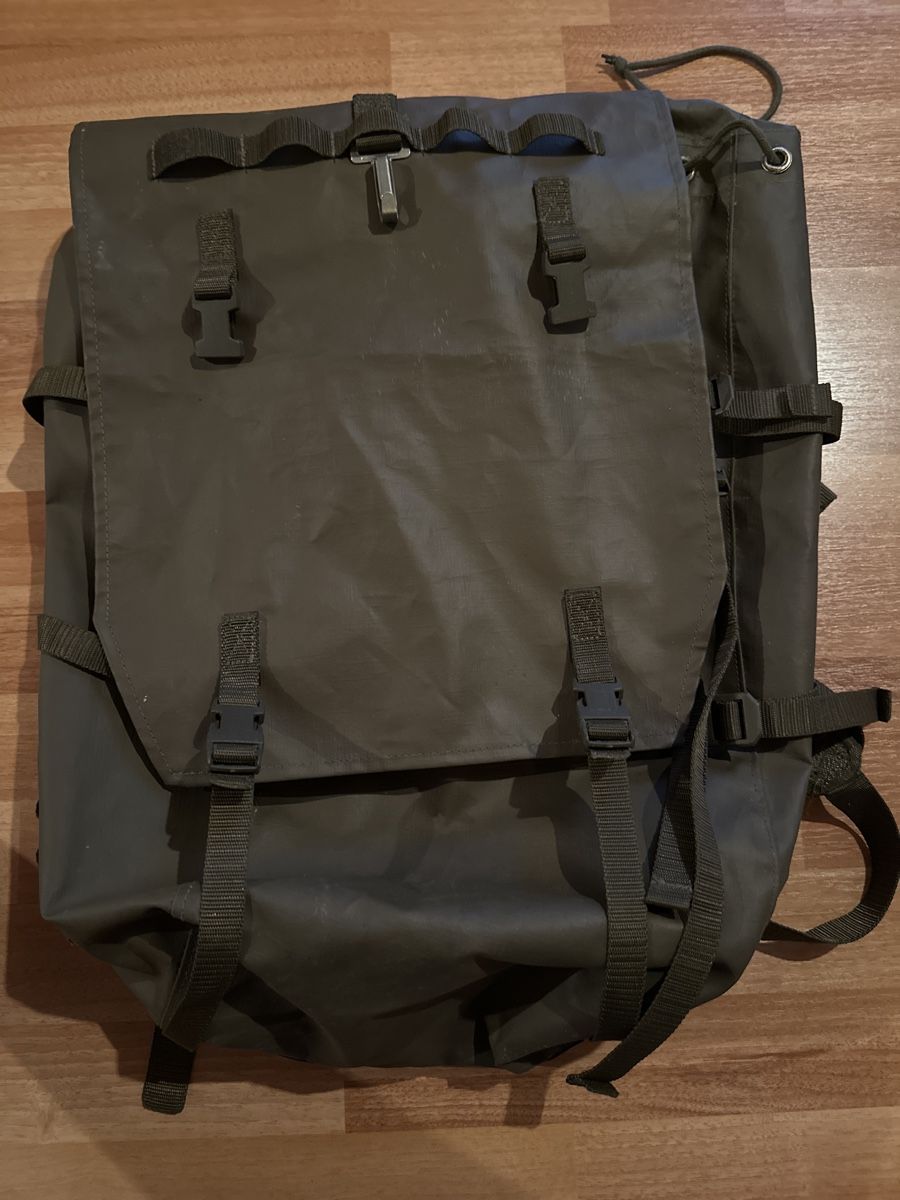 Schweizer Armee Zaini: Schweizer Armee Rucksack – Usato da St. Gallen venduto da mai_zpt7