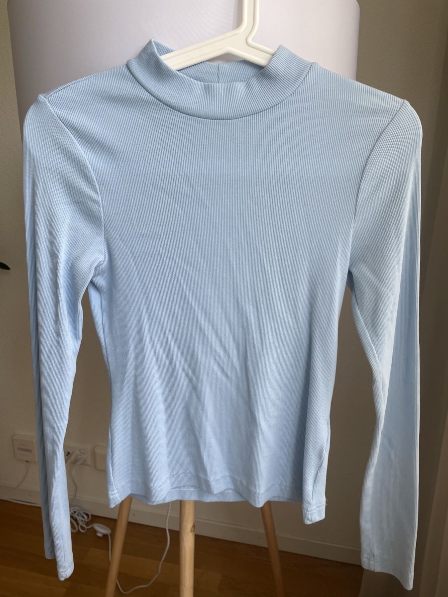 Weekday Top: Langarm Top – Usato da Baden venduto da cheyenne_5400