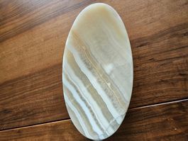 dekorative, schön strukturierte kleinere Alabaster-Schale