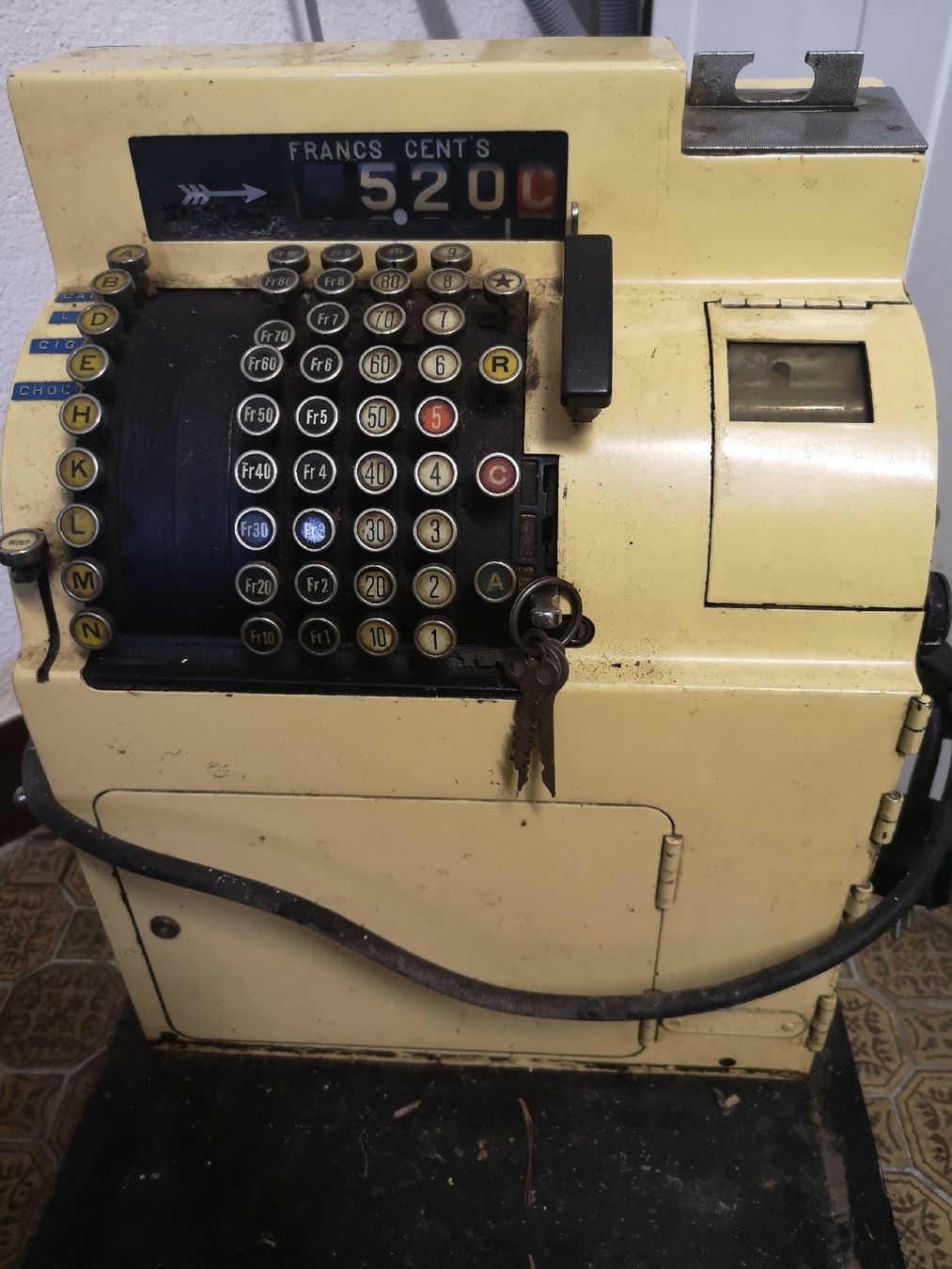 Registratore di cassa: Caisse enregistreuse ancienne – Usato da Conthey venduto da Cathlouz