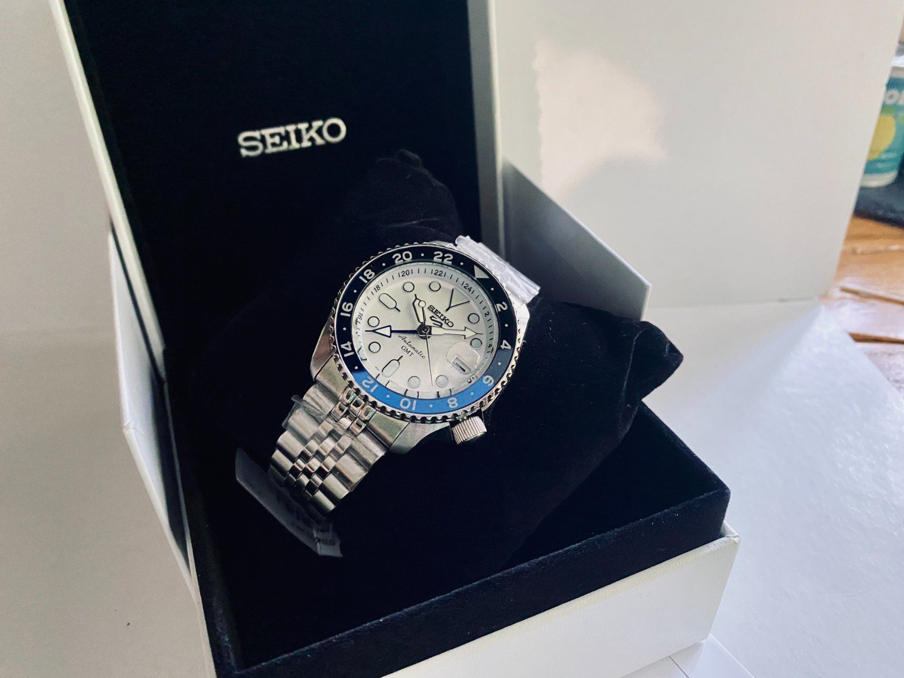 Seiko Montres: Seiko SSK GMT Silver Cloud New ! – Neuf (Voir description) à Genthod par Fejmeo