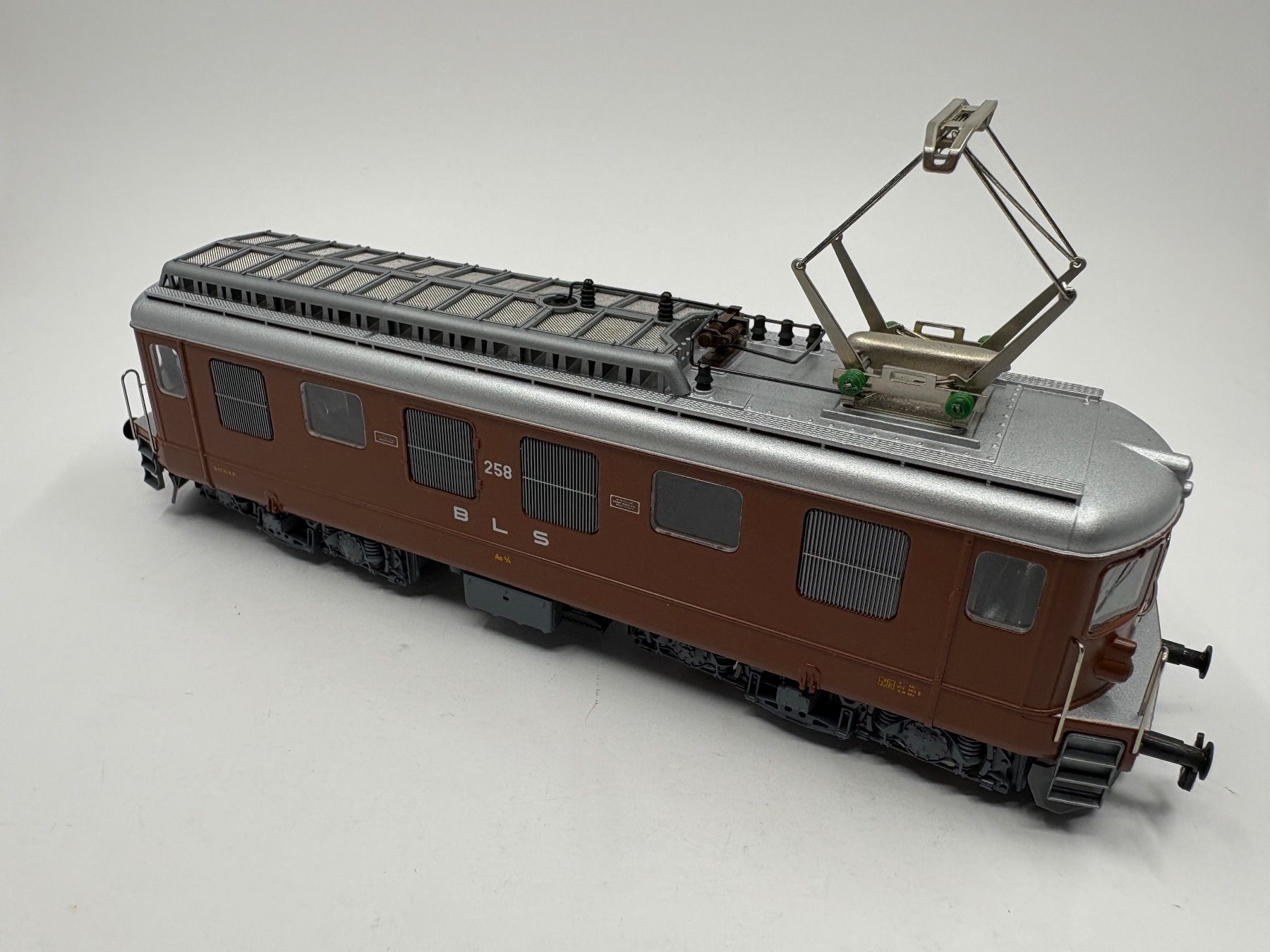 Hag Modellini di ferrovie: Hag BLS Ae 4/4 258 H0 – Usato da Forch venduto da Hanimann-Robinson 6