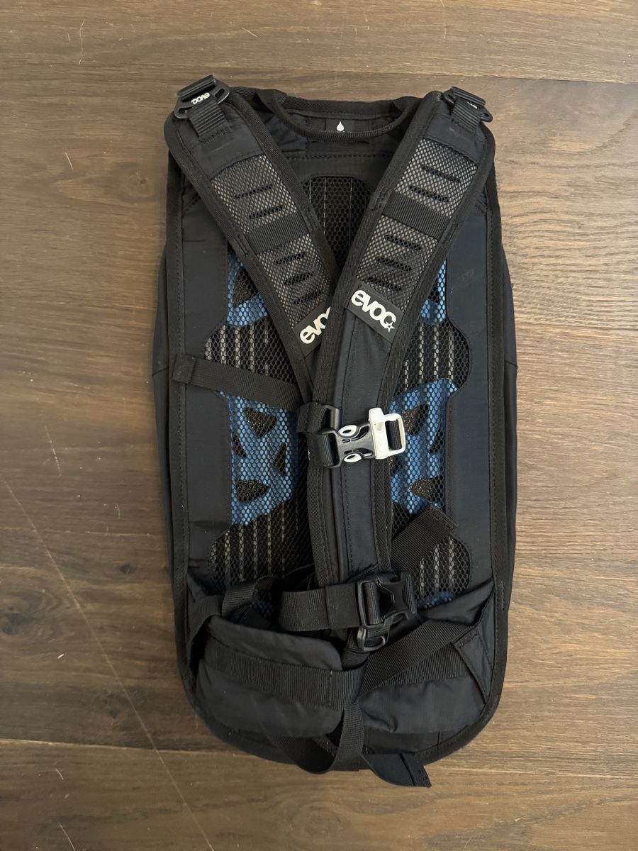 Evoc Rucksäcke: EVOC Stage 6 Rucksack – Gebraucht aus Ilanz von kristinalandis 1