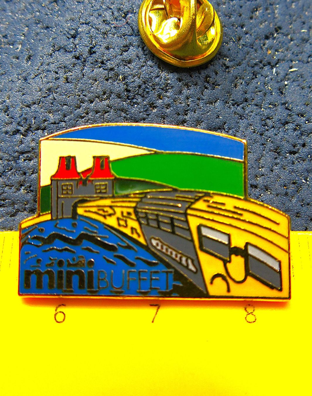 SBB/CFF/FFS Placchette & Badge: BAHN SCHWEIZ PIN SBB MINI BUFFET ENAMEL GOLDIG – Usato da Ettingen venduto da Hausi4711