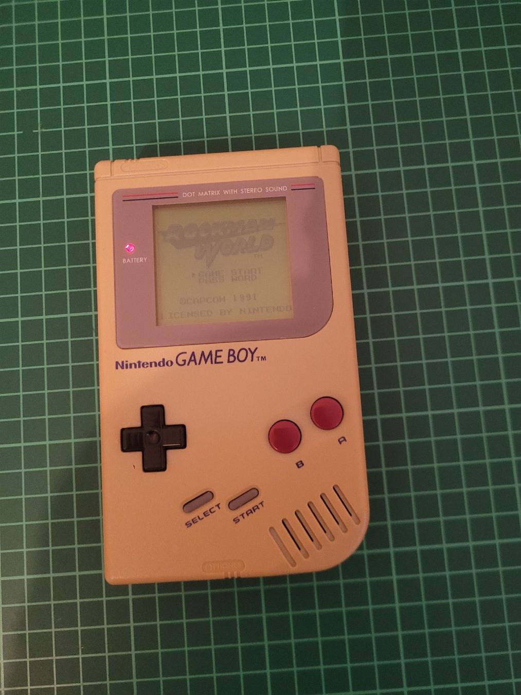 Nintendo Console: Nintendo Game Boy DMG-01 Handheld Console With Megaman Game – Usato da Meyrin venduto da Retro-GZ 1