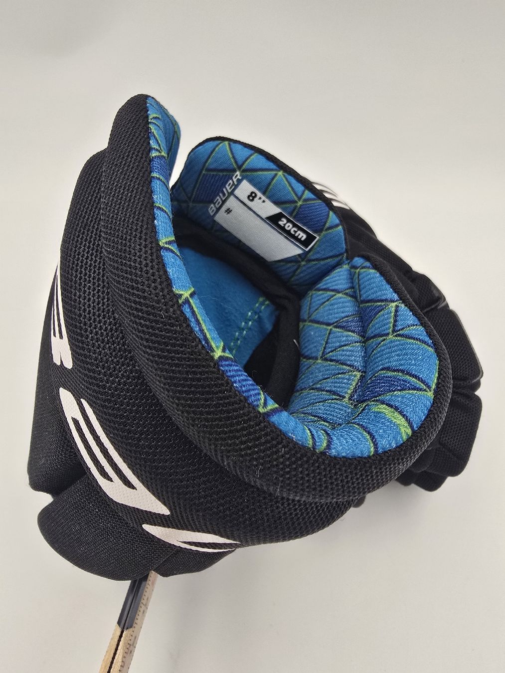 Bauer Kinderhandschuhe: Eishockey-Handschuh, Grösse 8" – Gebraucht aus Adligenwil von Die-Fundgrueb 2