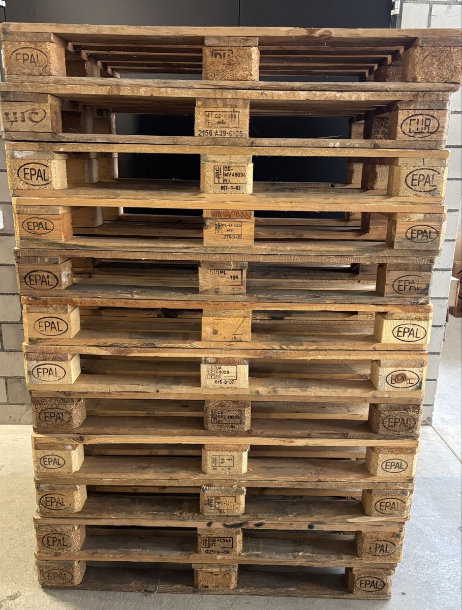 Pallets: 12x Europaletten  – Usato da Hünenberg venduto da Trade18