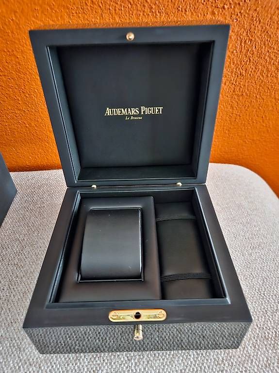 Audemars Piguet Scatole porta orologi: Audemars Piguet Uhrenbox – Usato da Zunzgen venduto da Vicehead77 1