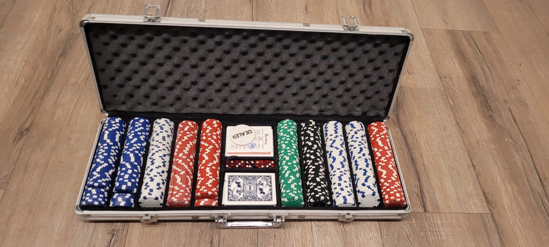 Giochi: Poker-Set guter Zustand – Usato da Luzern venduto da RemsyRainbow