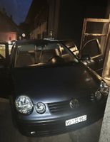 Voiture Volkswagen Polo bleu fonce