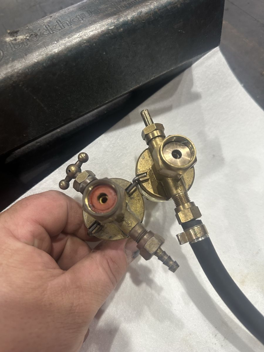 Accessori per altri veicoli: Rex Benzinhahnen  traktor usw  benzinfilter – Usato da Visp venduto da Sonnenblume1965 2