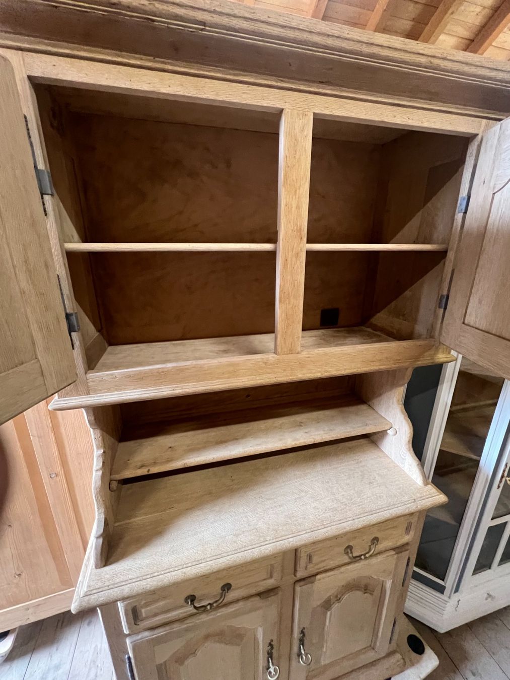 Credenze: ART 876-J Buffet chêne sablé – Usato da Pont-La-Ville venduto da BCMGLEAL 1