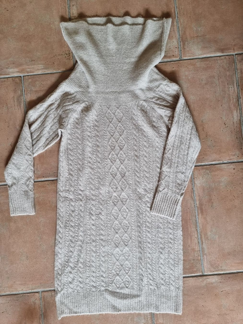 Vestiti: Rollkragen Strickkleid, beige, Grösse M - NEU – Nuovo (secondo la descrizione) da himmelried venduto da bribuli 1