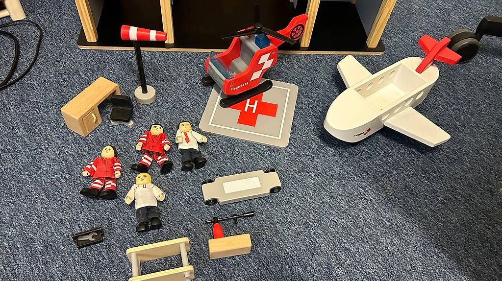 Giocattoli: Hape Rega Einssatzbasis (Holz) – Usato da Greifensee venduto da vansb 2