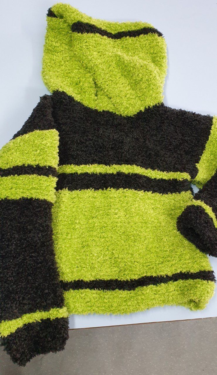 Maglioni & Felpe: Pull à capuche 5A tricoté main vert/noir – Nuovo e nell'imballaggio originale da St-Imier venduto da goodber