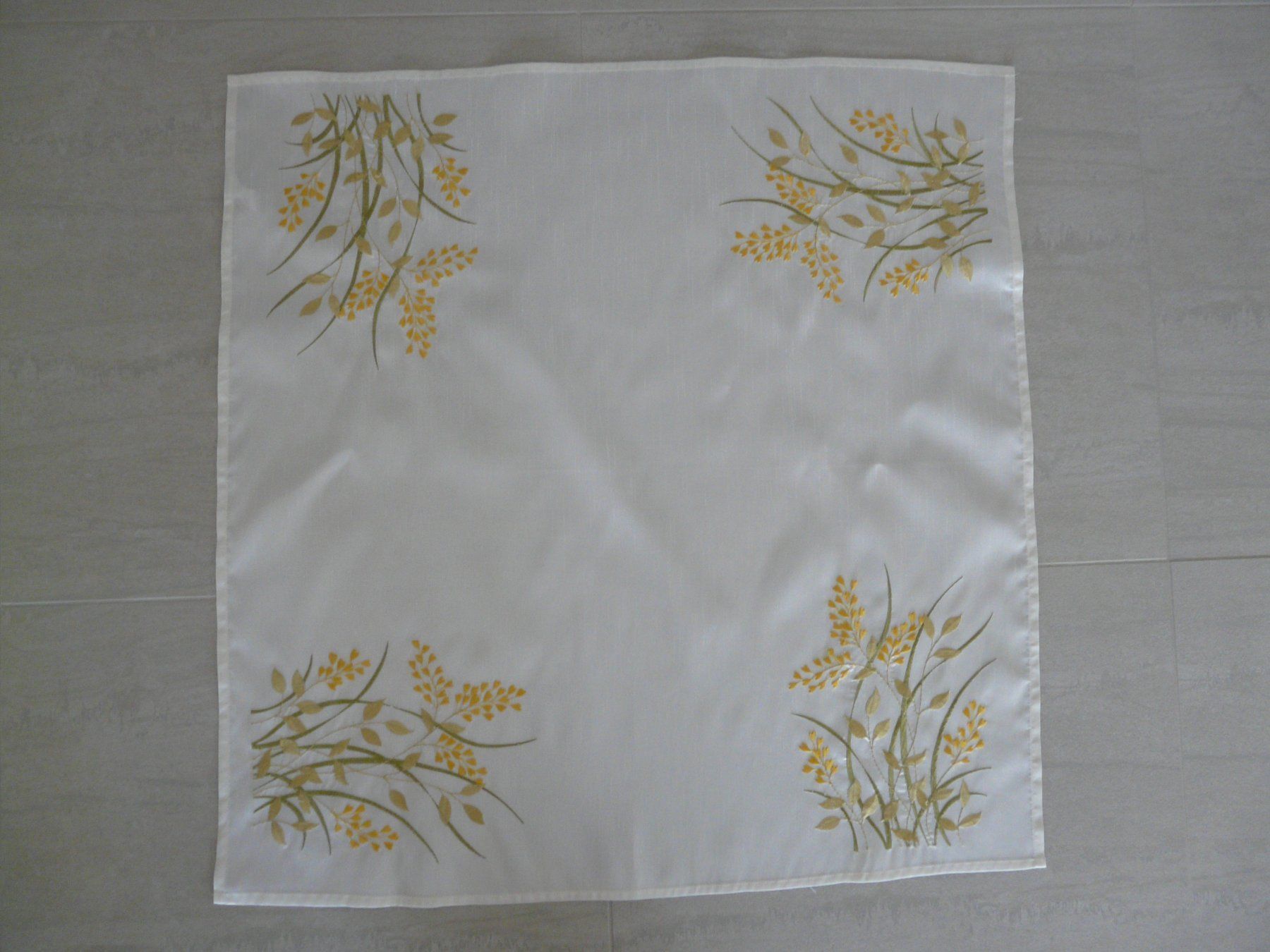 Stoffe: Tischtuch nappe carrée 85 cm x 85 cm – Neu (gemäss Beschreibung) aus ERLINSBACH von doudouce