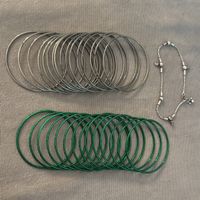 Armbänder (bangles) grün/silber + fusskettchen 