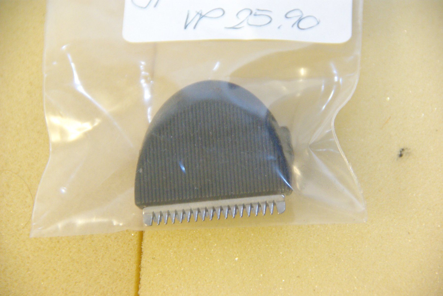 Philips Taglio: Haar / Bartschneider Messer Typ QT4090 – Nuovo (secondo la descrizione) da Herisau venduto da Cevianer1844 1