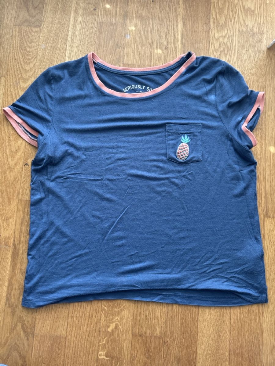 T-shirt: T-Shirt mit Ananas  – Usato da Riedholz venduto da emm_22qn