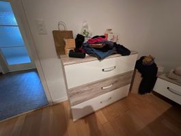 Wohnungsauflösung Schubladen-Kommode zu verkaufen.