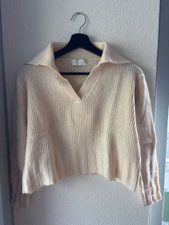 Pullover in Hellbeige, kurz und mit V-Ausschnitt