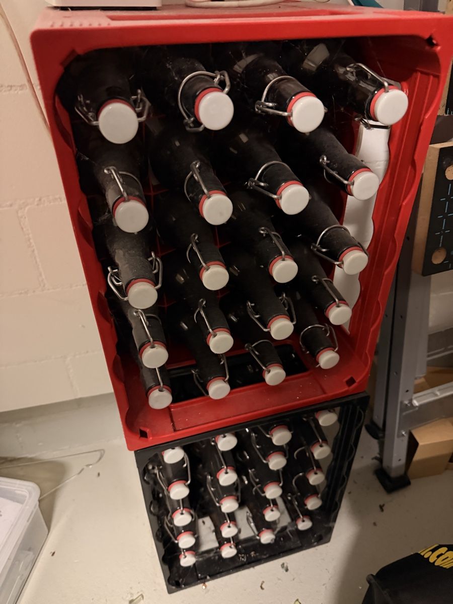 Wein- & Bierkisten: Bierflaschen & Harassen – Gebraucht aus Oberrohrdorf von Earache