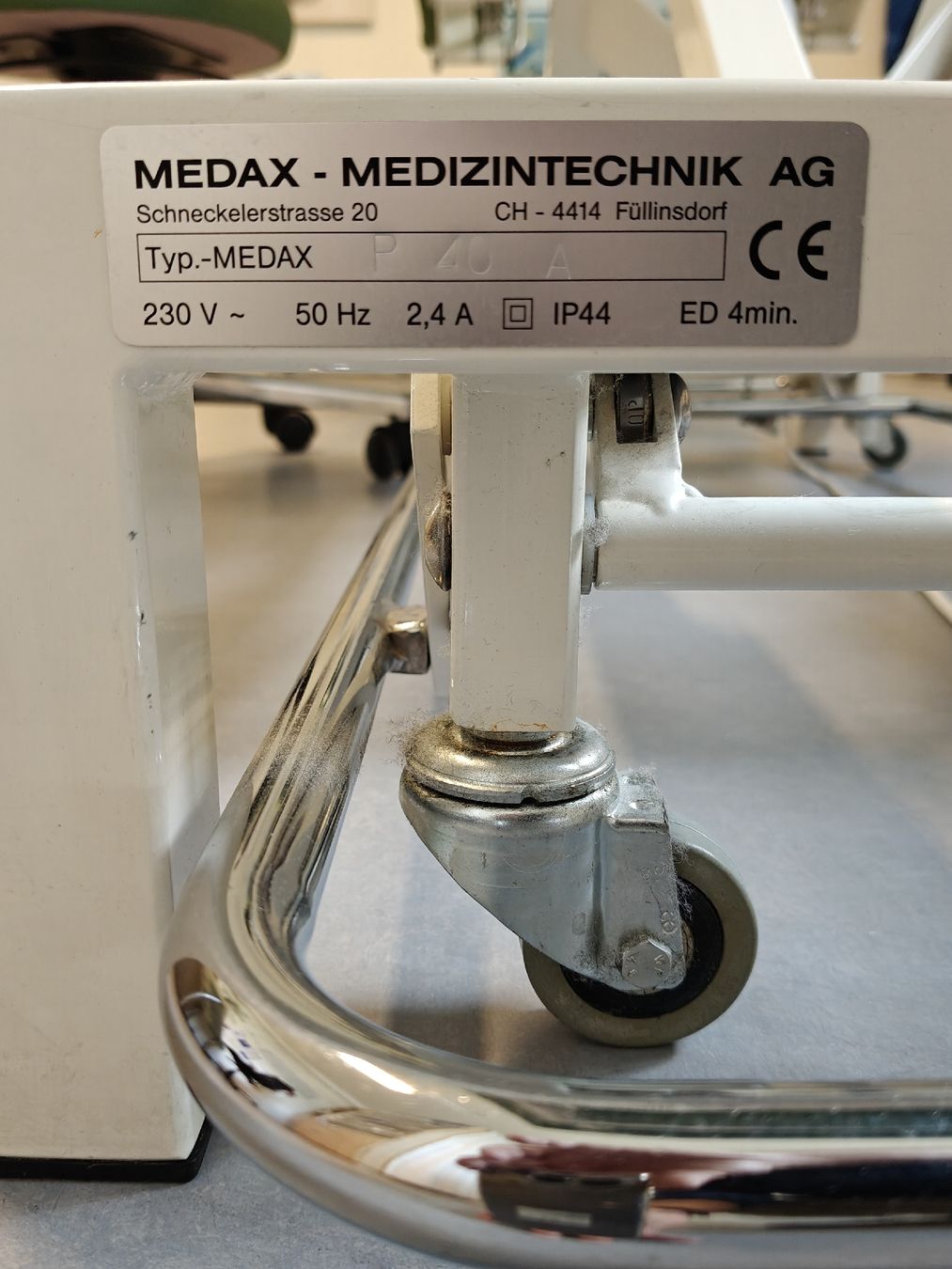 Lettini & sedie per cosmetici: Massageliege elektrisch – Usato da Finsterhennen venduto da vespa019 5
