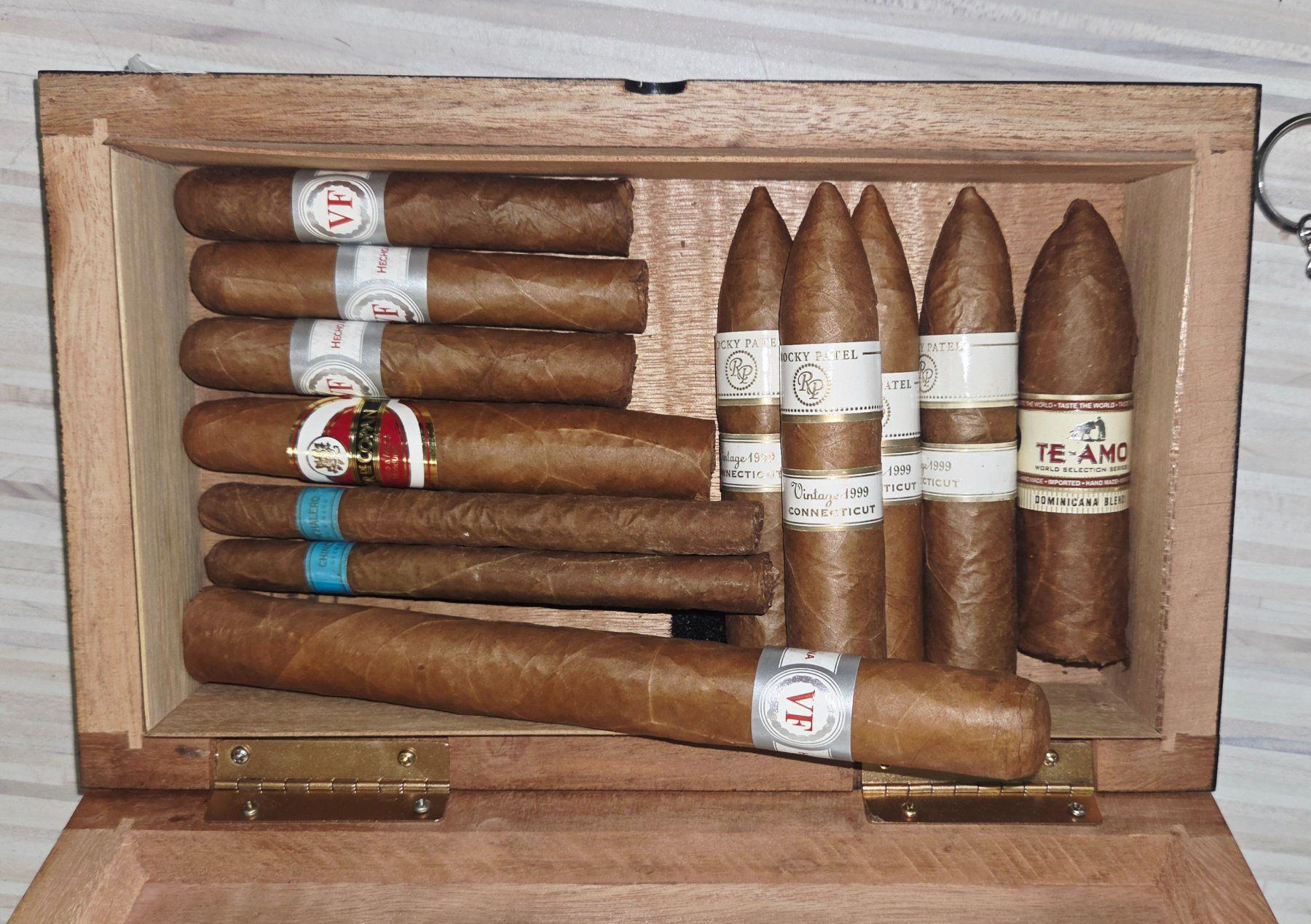 Cigares: Zigarren, Zigarrenschneider, Zigarrenbohrer und Zigarrenetui – D'occasion à Altendorf par Don_pincho