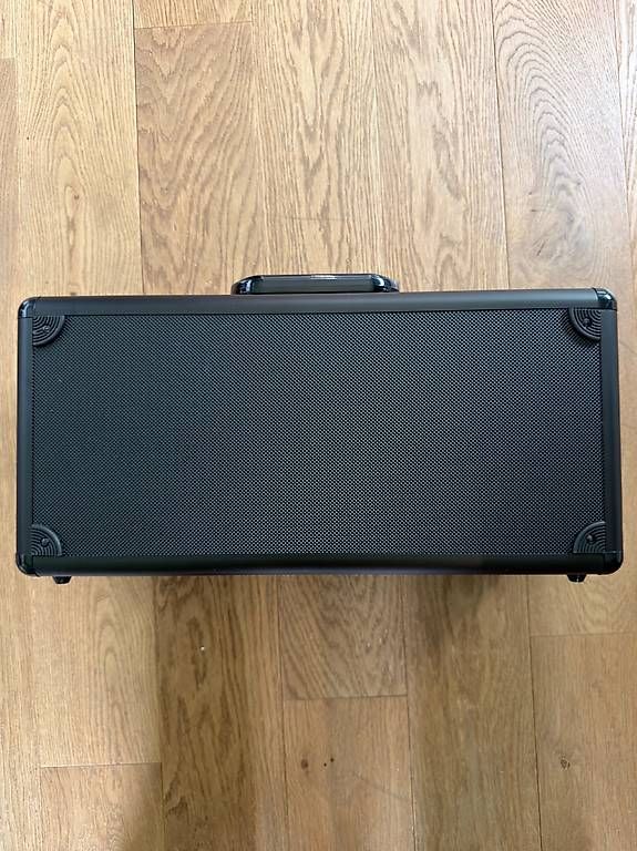 Carte collezionabili: Vaulted Card Case (4-Row) – Nuovo e nell'imballaggio originale da Belp venduto da SUI_Montana 2
