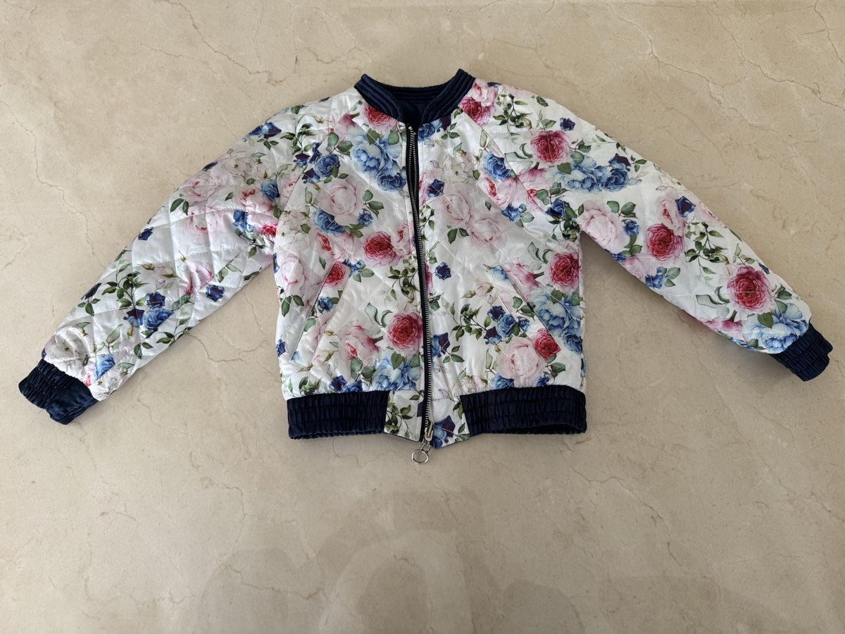 Jacken & Mäntel: Wendbare coole Mädchen Jacke, Gr. 122/128, Top Zustand – Gebraucht aus Schaan von marco.bless