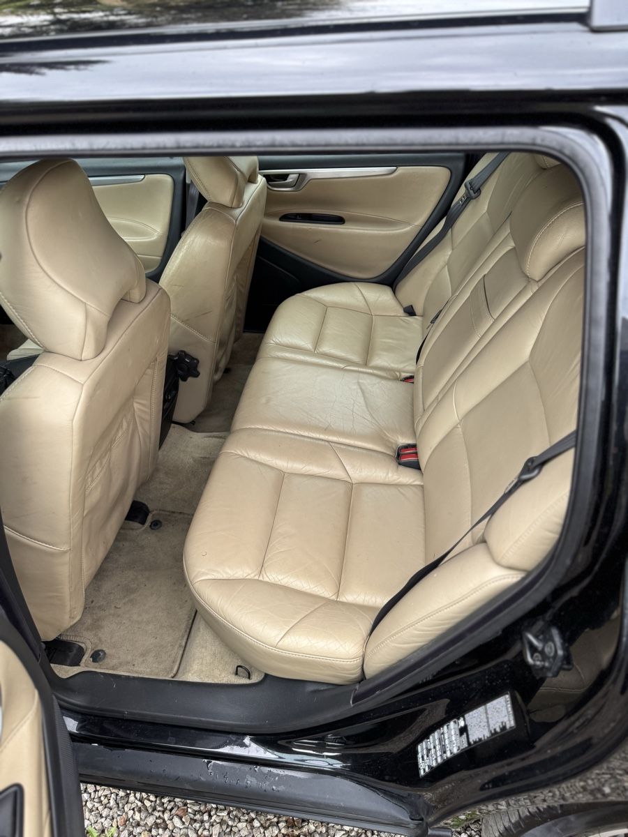 Volvo Automobili: Volvo V70R AWD Handschalter – Usato da Langenthal venduto da Marola05 5