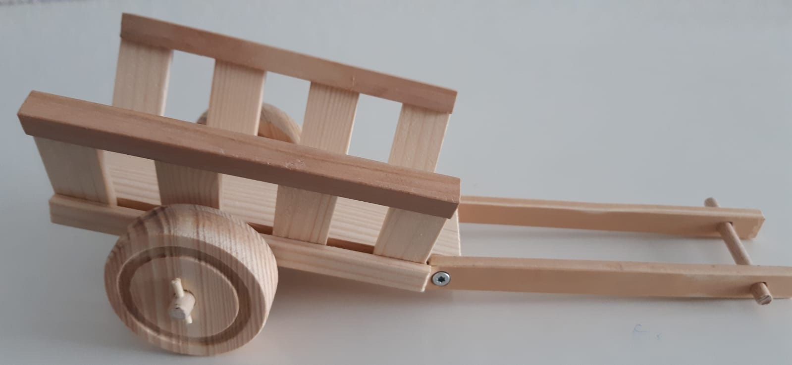 Articoli in legno: Pferdeanhänger aus Holz, Handarbeit – Nuovo (secondo la descrizione) da Rotkreuz venduto da Holzarbeit