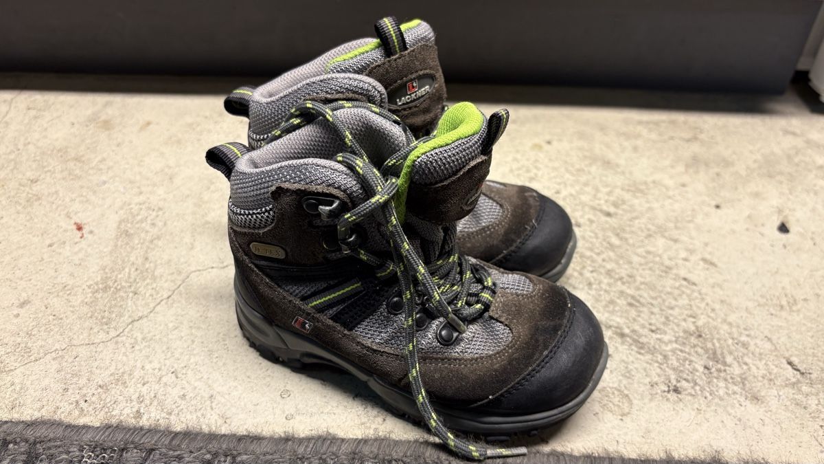 Scarpe da uomo: Winterfeste Lackner Kinder Wanderschuhe, Grösse 27 – Usato da Untervaz venduto da rini011
