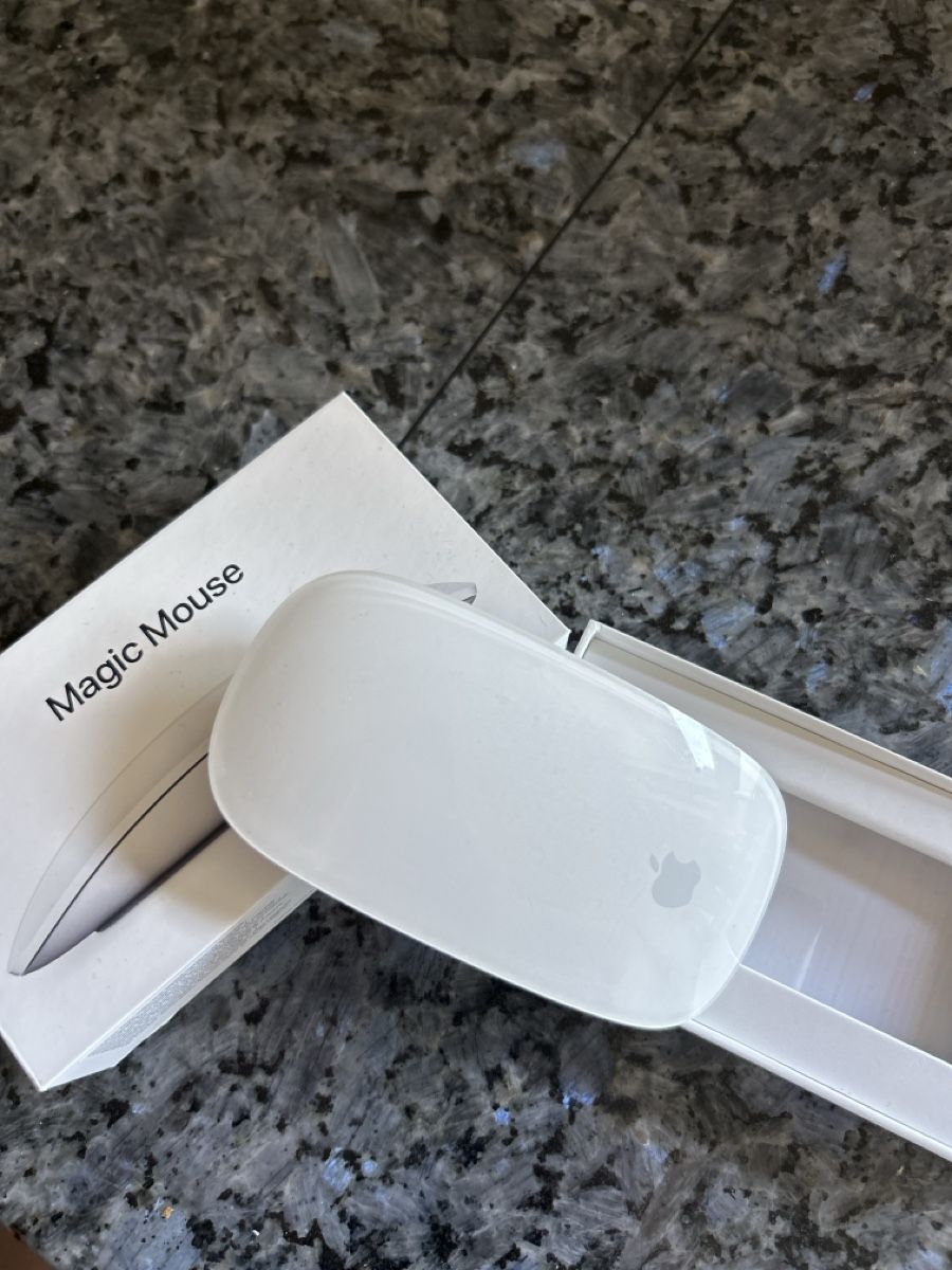 Apple Maus: Used Magic Mouse - lightening cable charging  – Neu (gemäss Beschreibung) aus Basel von kst_27ts