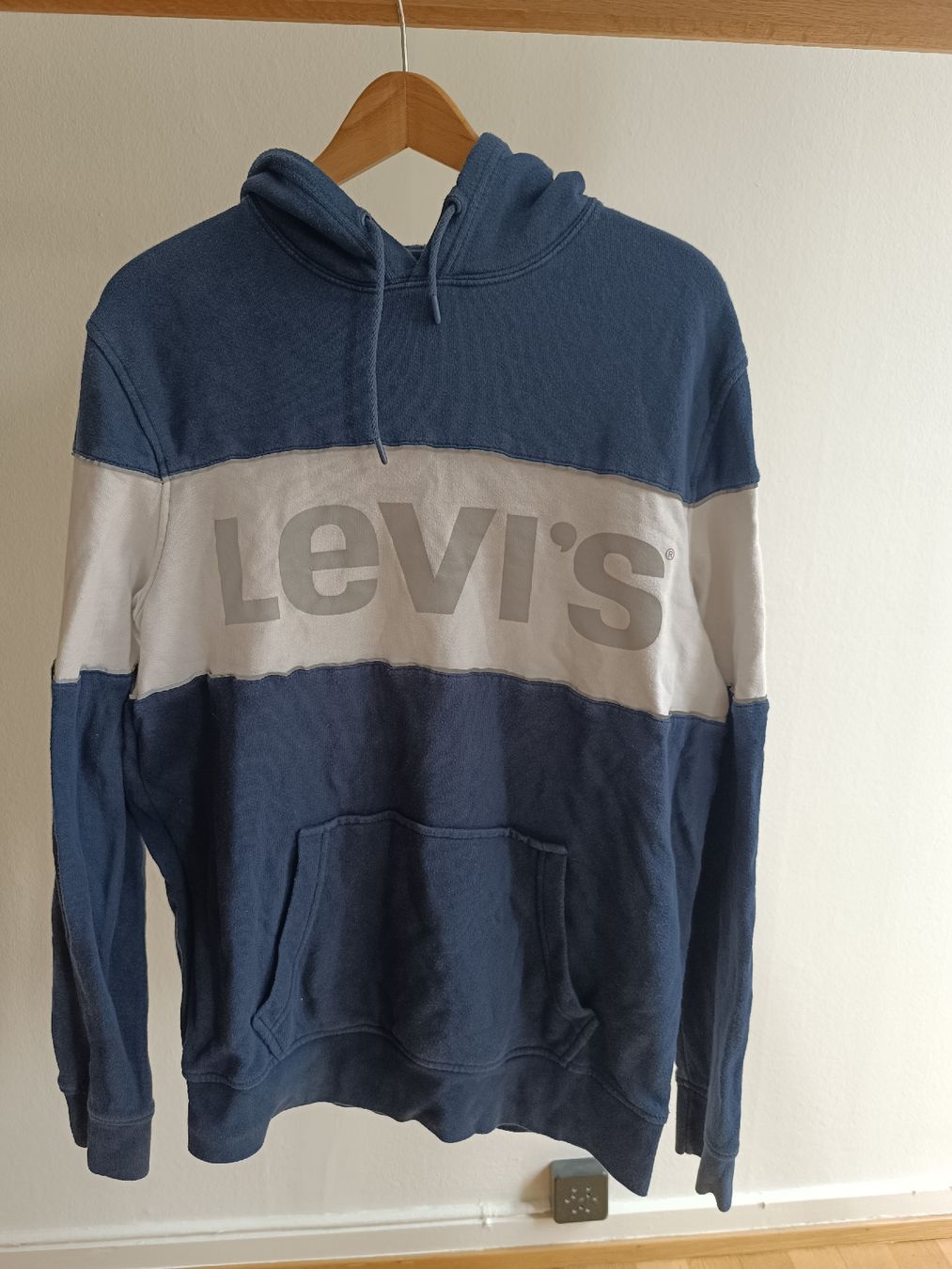 Levi's Maglioni & Felpe: Levis Kapuzenpullover – Usato da Basel venduto da froehlicherVagabund