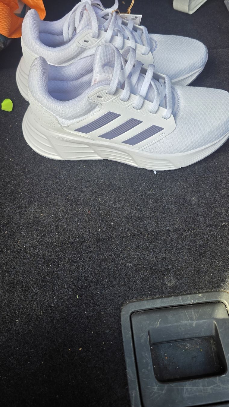 Adidas Scarpe da uomo: adidas gr 40 neu – Nuovo (secondo la descrizione) da St.Gallen venduto da big_tipp 1