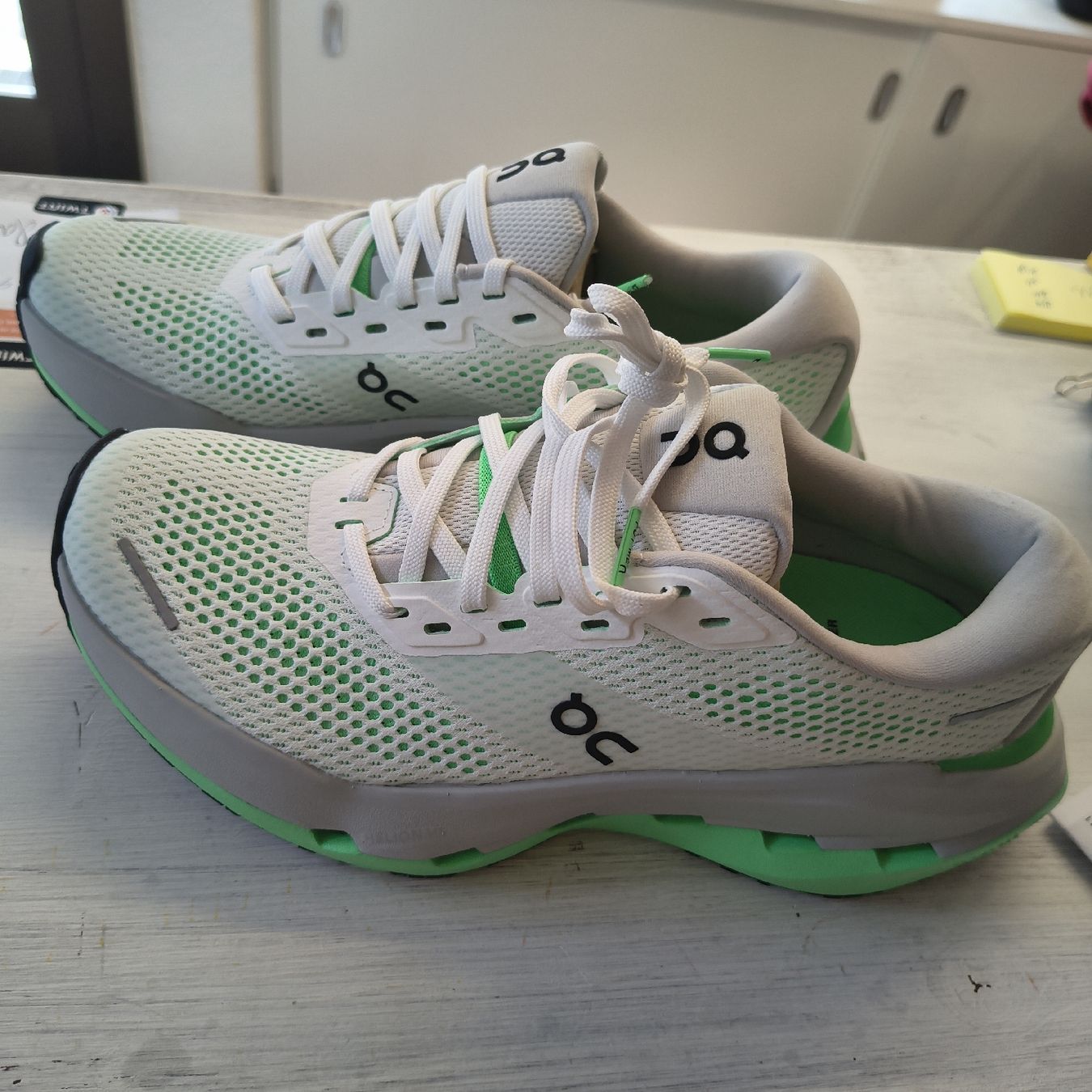 On Scarpe da uomo: ON Laufschuhe Cloudmonster EU40 neu – Nuovo e nell'imballaggio originale da Emmetten venduto da StrassenTierHilfe