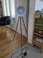 Lampadaire trépied noir bon état conforama