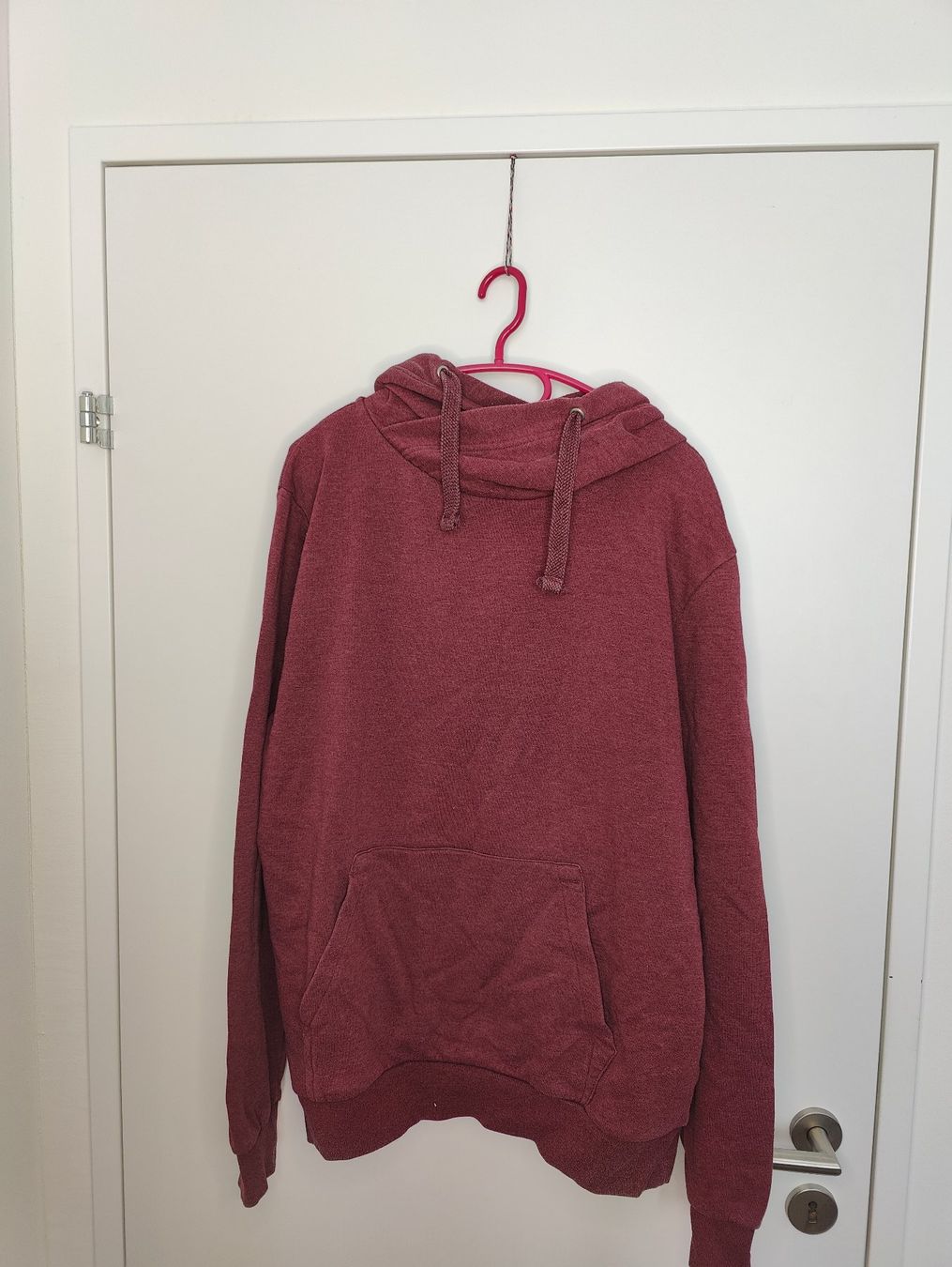 H&M Pulls & Sweat-shirts: Kapuzenpullover – D'occasion à Jona par Curtis90