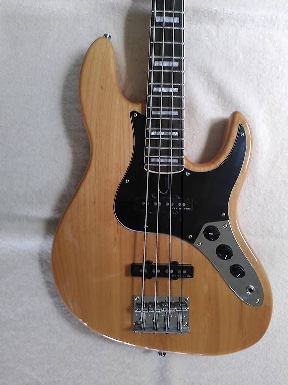 Strumenti musicali: Bass Marcus Miller V5 24-NT – Usato da Dornach venduto da rolkeller 1