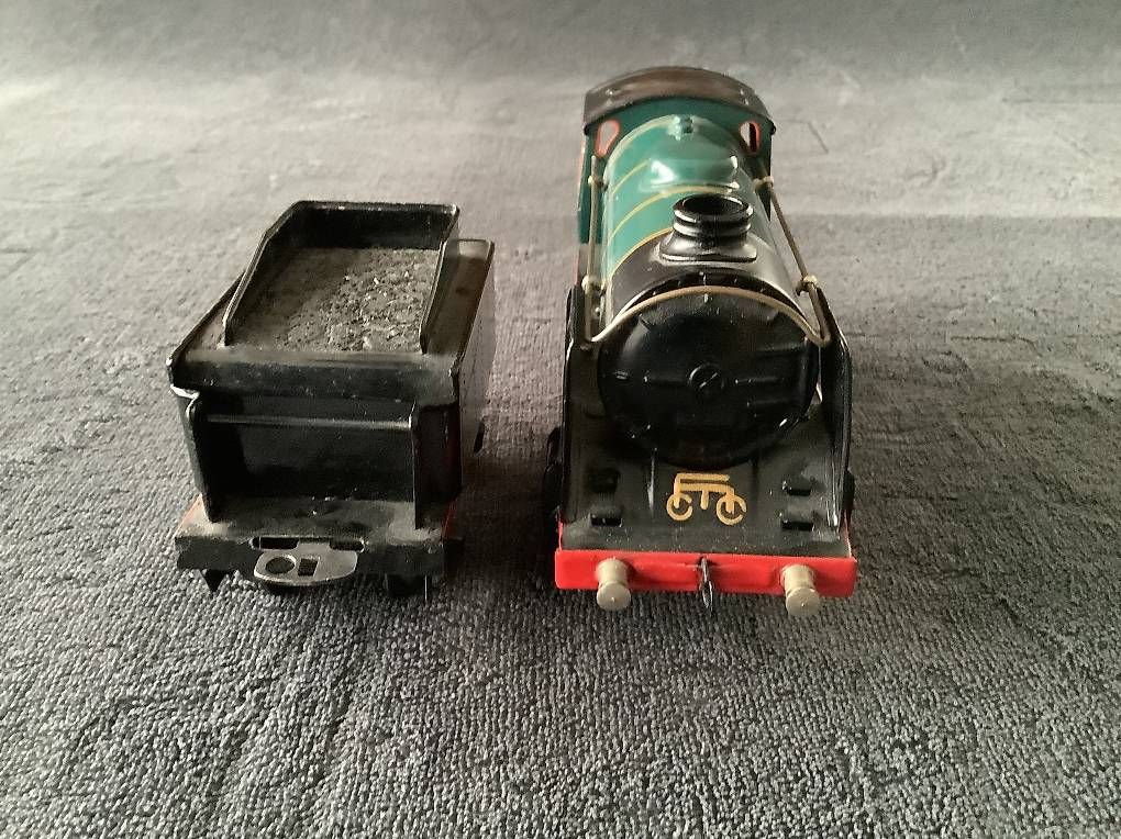 Märklin Modellini di ferrovie: Märklin Spur 0 - Dampflok mit Tender R 910 – Usato da Glis venduto da nice68 3