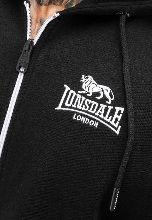 Rottingean, Lonsdale London Tracksuit