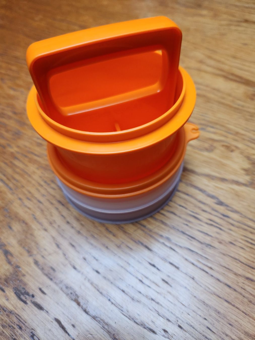 Tupperware Contenitori & Simili: Tupperware Hamburgerpresse 5Tlg. NEU – Nuovo (secondo la descrizione) da Gstaad venduto da Meiel2020 1