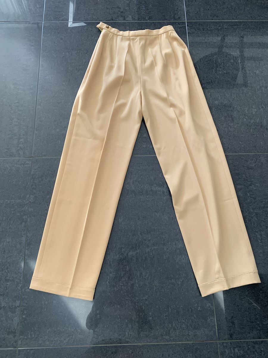 Max Mara Hosen: Max Mara Hose  – Gebraucht aus Bergdietikon von zor_856j 1
