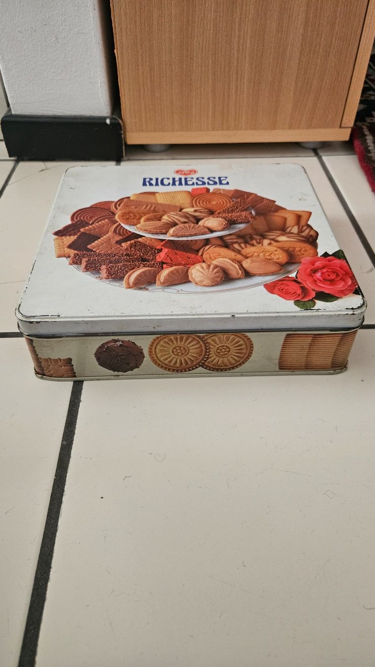 Altro in Decorazioni & Accessori: Scatola di latta Richesse – Usato da Melano venduto da H-Sara 1