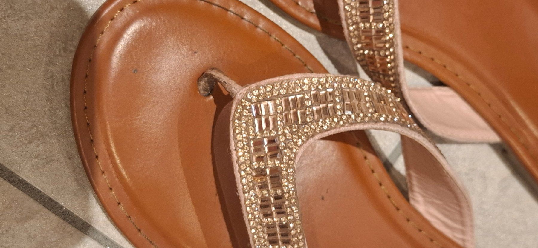 Graceland Chaussures femmes: Zehensandale Gr. 40 – D'occasion à Wenslingen par kasjupeia