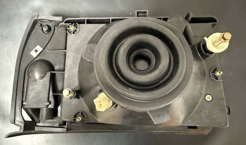 Fari: 5974322 - Scheinwerfer Y10 (Dx - rechts) – Usato da Chur venduto da alessiogr 2
