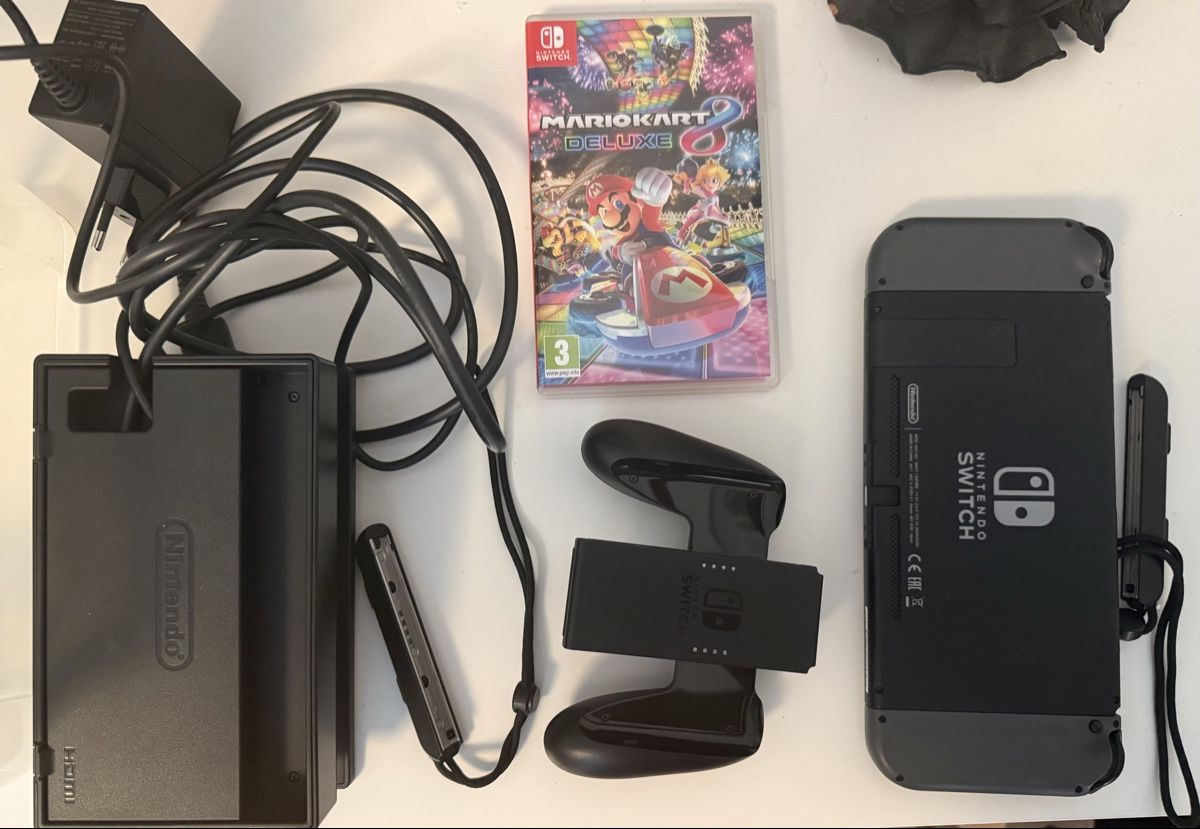 Nintendo Konsolen: Nintendo Switch incl. Mario Kart 8 Deluxe Bundle – Neu (gemäss Beschreibung) aus Freienbach von Mariadlgg