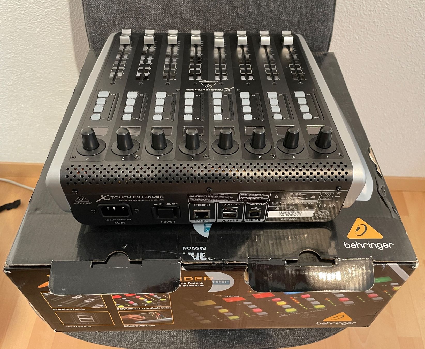 Behringer Console di mixaggio: Behringer X-Touch Extender (2/2) – Nuovo (secondo la descrizione) da Brütten venduto da Danisp 1