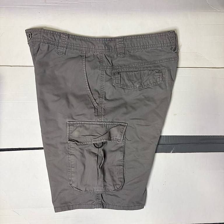 Pantaloni: Shorts cargo gris, S – Usato da Clarens venduto da N-Sol 3